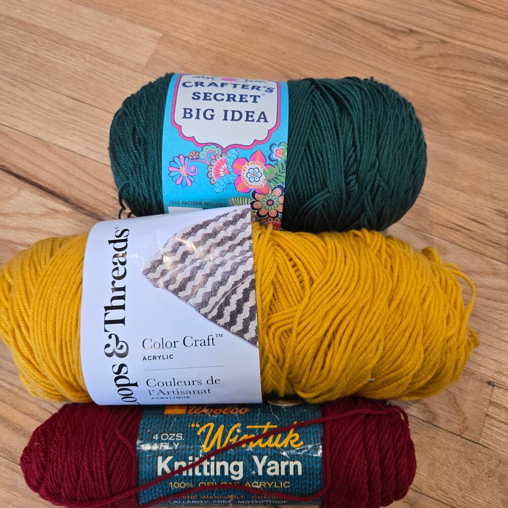 Mixed lot 3 skeins yarn vintage and contemporary